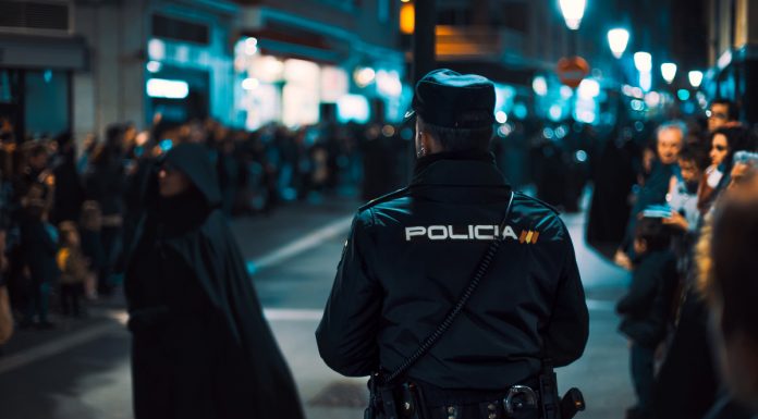 RAZONES PARA OPOSITAR A POLICÍA NACIONAL