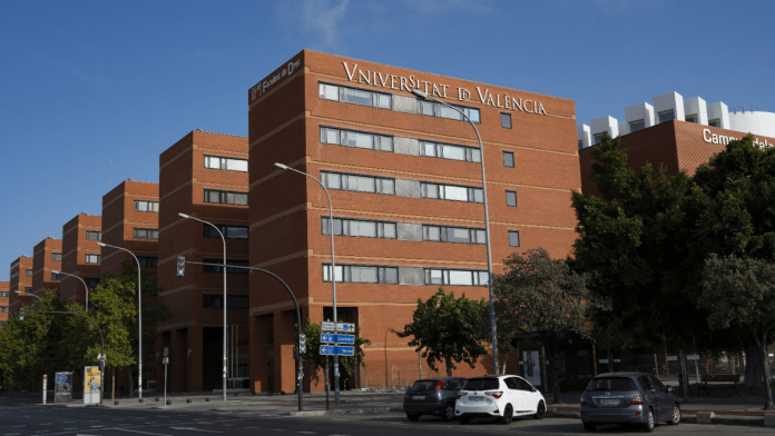 Convocadas 68 plazas de Administrativos en la Universitat de València
