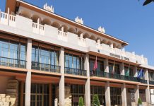 Convocatoria Peón Ayuntamiento de Córdoba: ¡abierto el plazo para 8 plazas de empleo estable! El Ayuntamiento de Córdoba convoca 26 plazas de Trabajadores/as Sociales