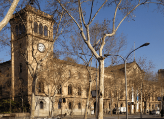 La Universidad de Barcelona convoca 228 plazas de Auxiliares Administrativos/as