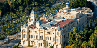 Ayuntamiento de Málaga: 65 plazas en la OEP 2021