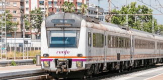 Renfe convoca 975 plazas de Maquinistas y Operadores comerciales