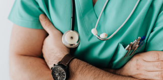 Sacyl convoca 1.230 plazas de Enfermero/a y Médico/a