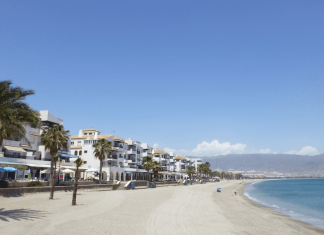 ¡Oposiciones en Roquetas de Mar!: 9 plazas de Auxiliar Administrativo