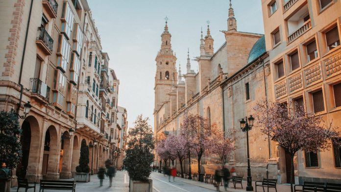 La Universidad de La Rioja convoca 8 plazas de Auxiliar de Servicios Generales