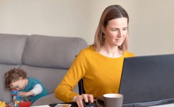 La mitad de los opositores españoles compagina su preparación con responsabilidades familiares opositar con hjos